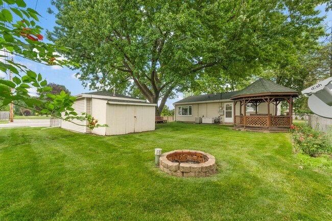 Building Photo - 3202 North Dr