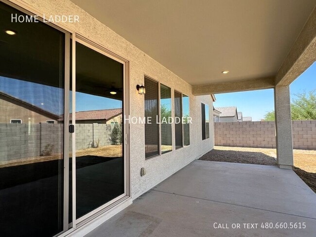 Building Photo - 1652 W Aztec Dr