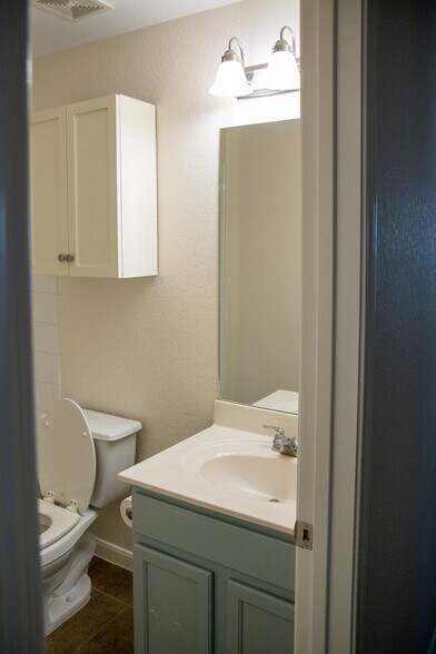 Bathroom - 2808 Granite Cove