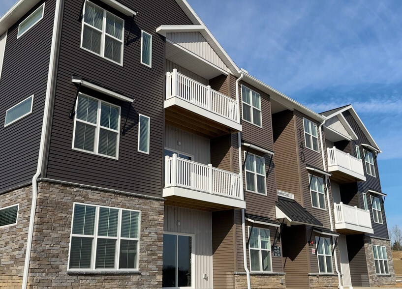 Building Photo - Briar Ridge Commons