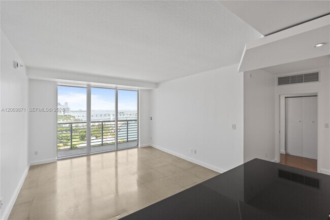 Building Photo - 325 S Biscayne Blvd