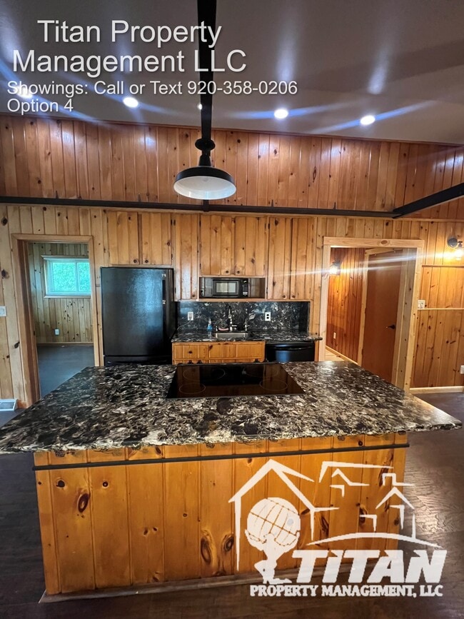 Building Photo - 387 13th Dr