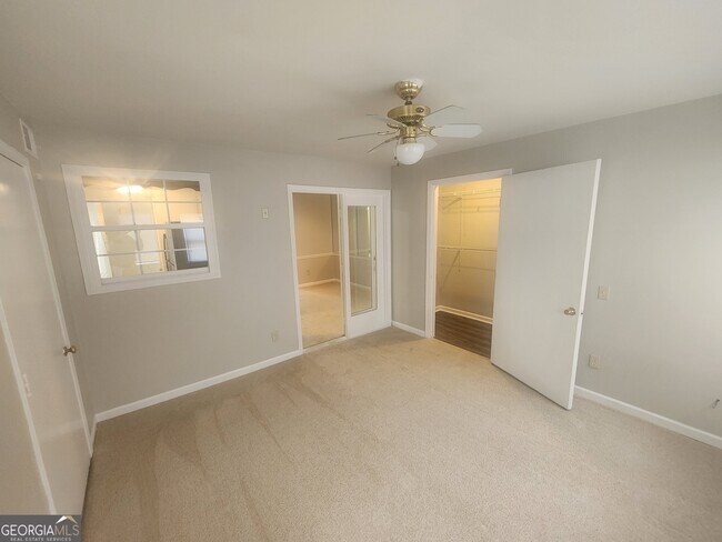 Building Photo - 3761 Windsor Cir