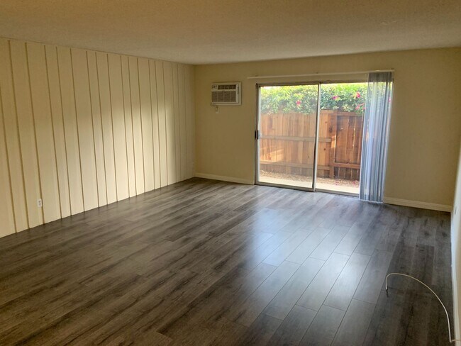 Interior Photo - woo107