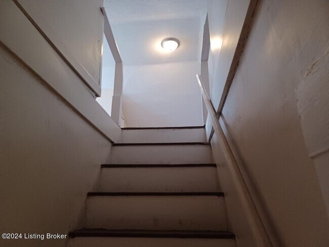 Building Photo - 744 S 37th St