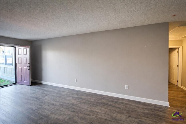 Building Photo - 646 Gawin Dr