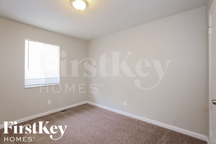 Building Photo - 5779 N Alton Ave