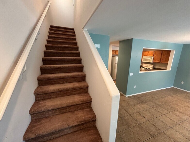 Building Photo - 6028 S Sweet Birch Ln