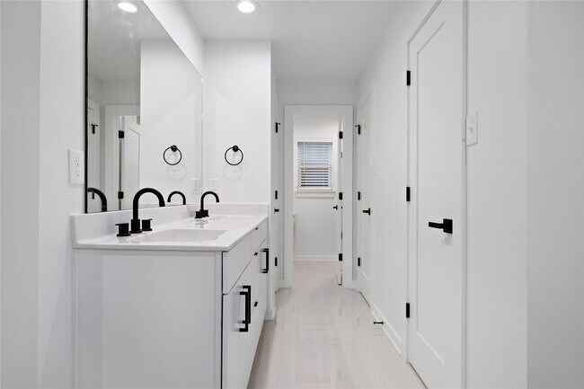 Building Photo - 5703 De Milo Dr