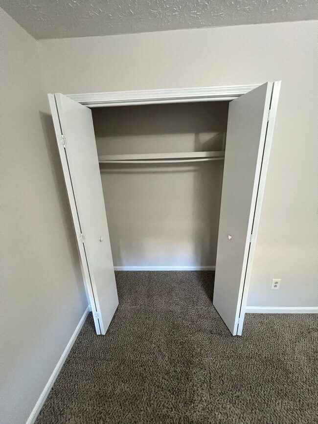 Building Photo - 3028 Dale Ct