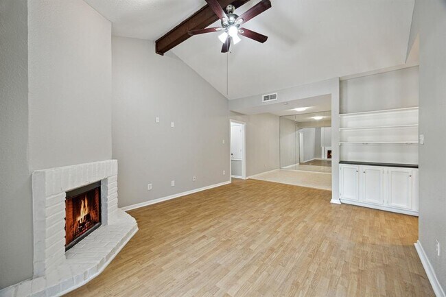 Building Photo - 11711 Memorial Dr