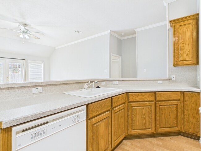 Building Photo - 3203 Von Trapp Ln