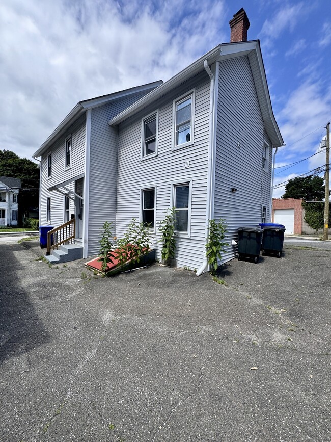 Building Photo - 112 Brookside Ave