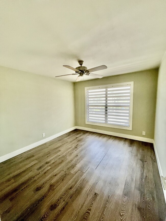 Building Photo - 15493 Admiralty Cir