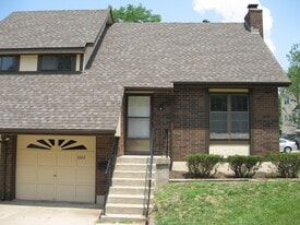 Building Photo - 1322 W 24th St S