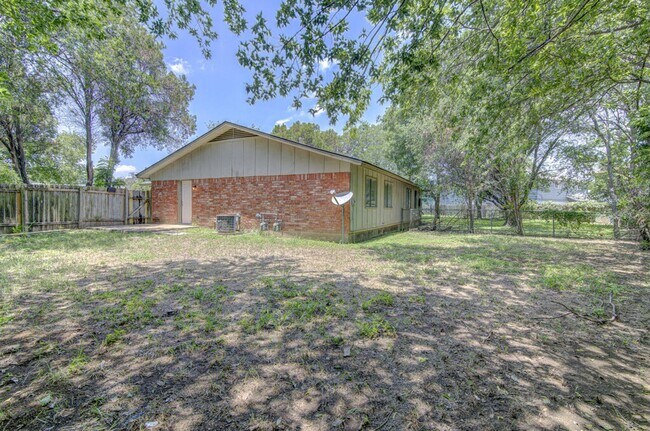 Building Photo - 5301 Indio Cir