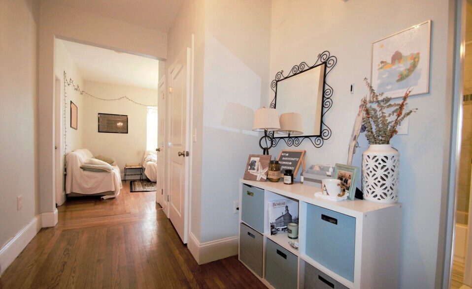 Building Photo - 11 Babcock St