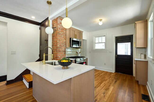 Building Photo - 4200 Adams St