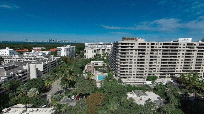 Building Photo - 251 Crandon Blvd