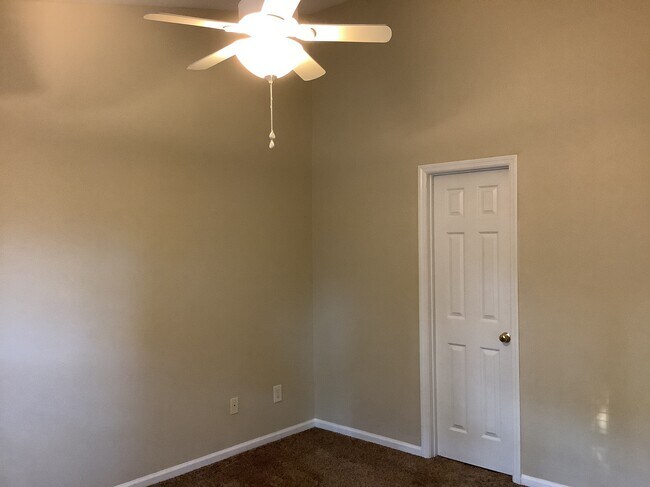 Building Photo - 7204 Weavers Way