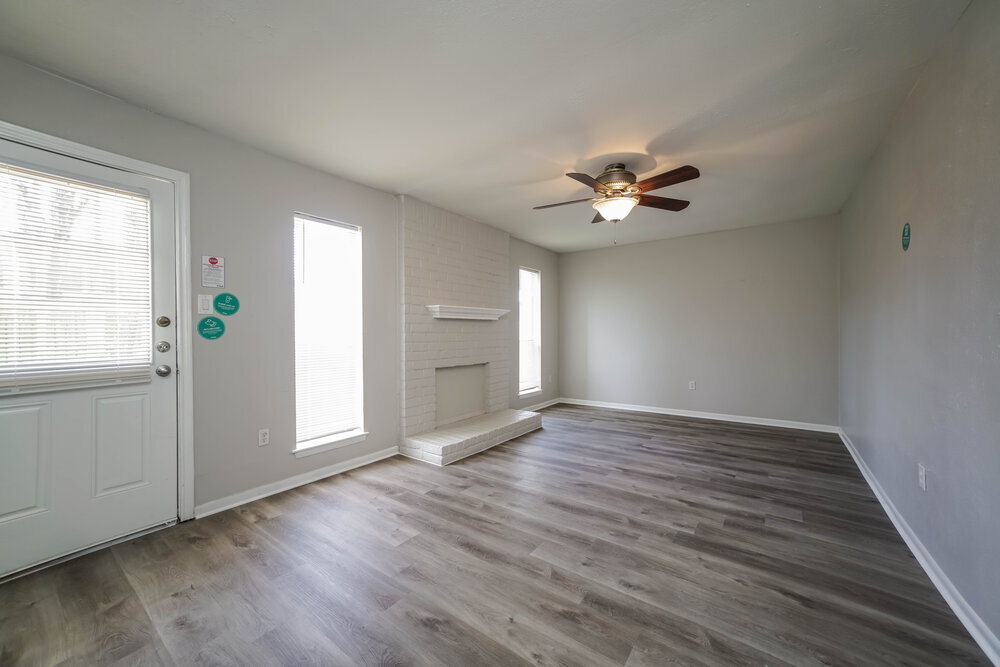 Building Photo - 10919 Skybird Dr