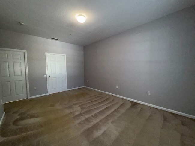 Building Photo - 3/2 on 2nd Floor Condo | Ventura At Stoneb...