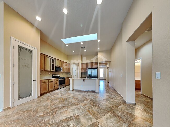 Building Photo - 2028 Silver Blaze Ct