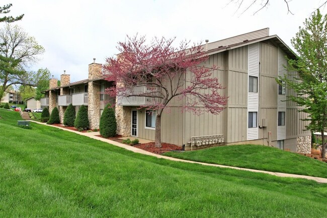 Building Photo - 5400-5600 E 84th Ter- Emerald