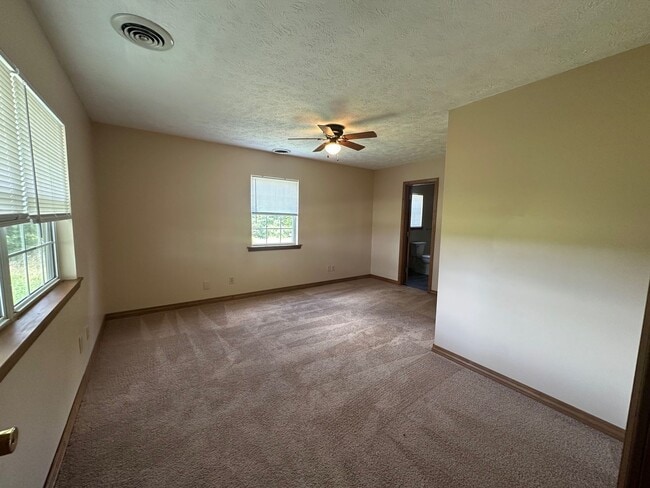 Building Photo - 3 bed 2 bath in Marshfield