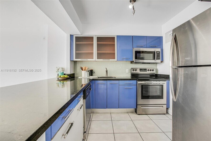 Building Photo - 650 NE 64th St