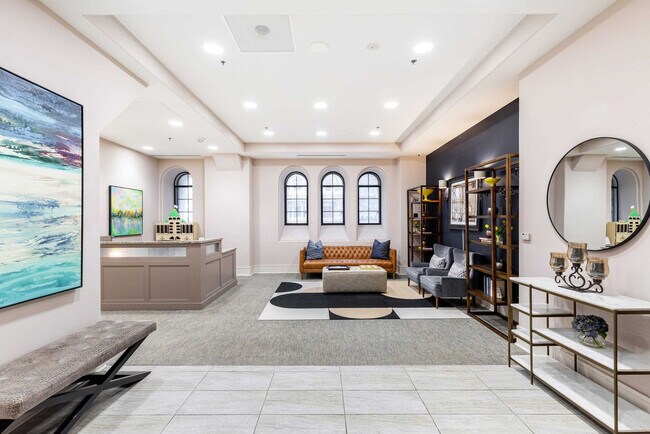 Building Photo - 10 Light St