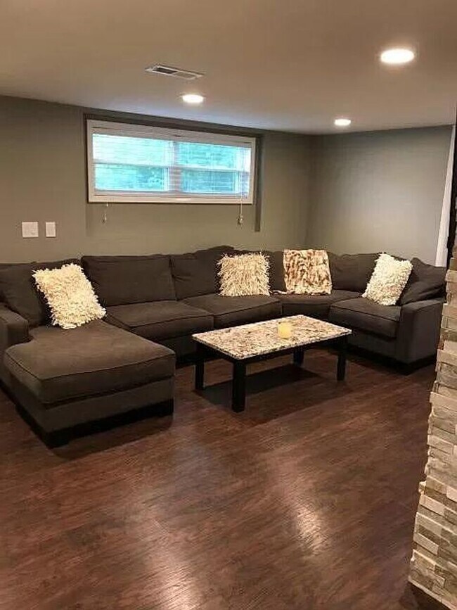 Building Photo - Charming 3-Bedroom Westlake Retreat with Prime Location and Serene Backyard Oasis