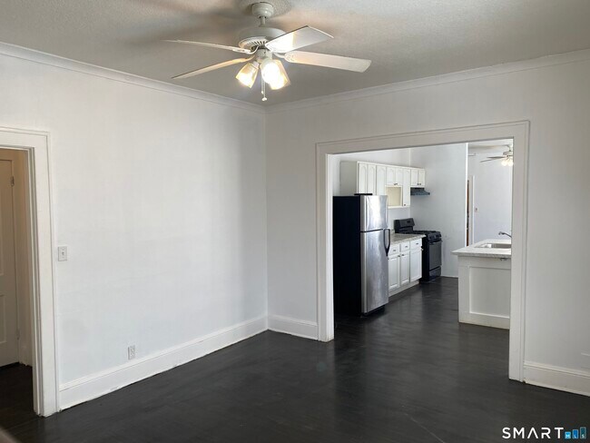 Building Photo - 54-56-56 Westbourne Pkwy