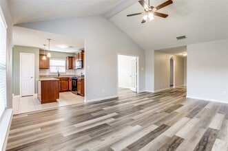 Building Photo - 1404 Shumard Dr