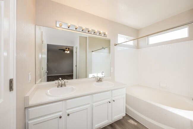 Building Photo - 4008 Ascendant Dr