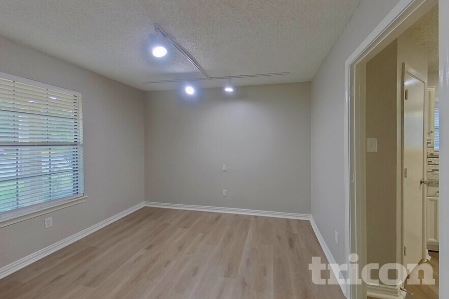 Building Photo - 2116 Stein Way