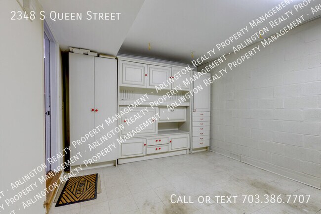 Building Photo - 2348 S Queen St