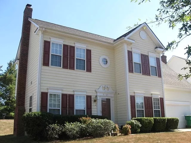 Primary Photo - Room in House on Blueshot Ct