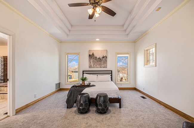 Building Photo - 811 Western Hills Dr