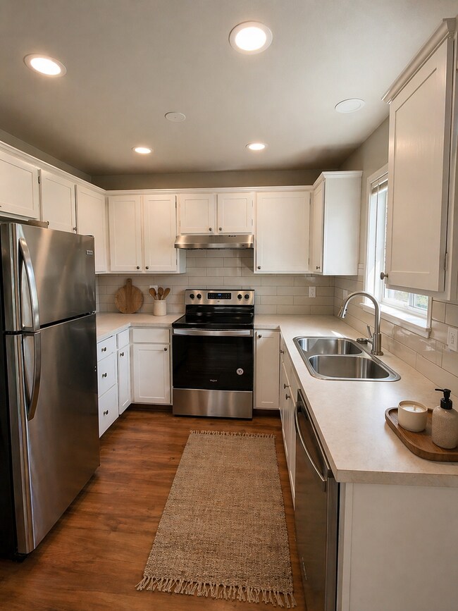 Building Photo - Hug3413(CWP)