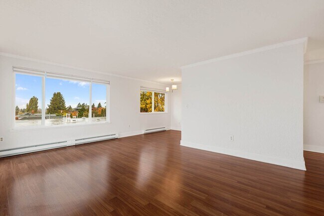 Building Photo - 7501 Greenwood Ave N