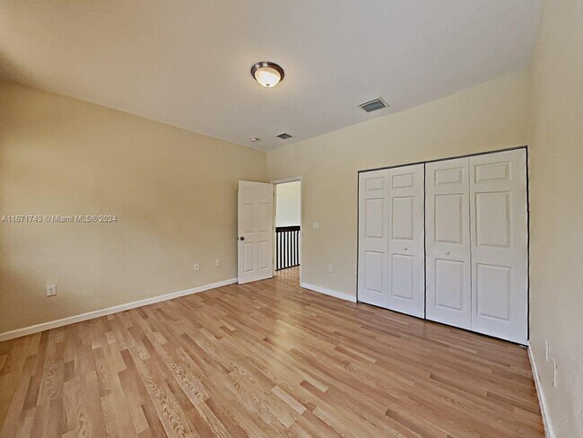 Building Photo - 8101 Madison Lakes Cir S