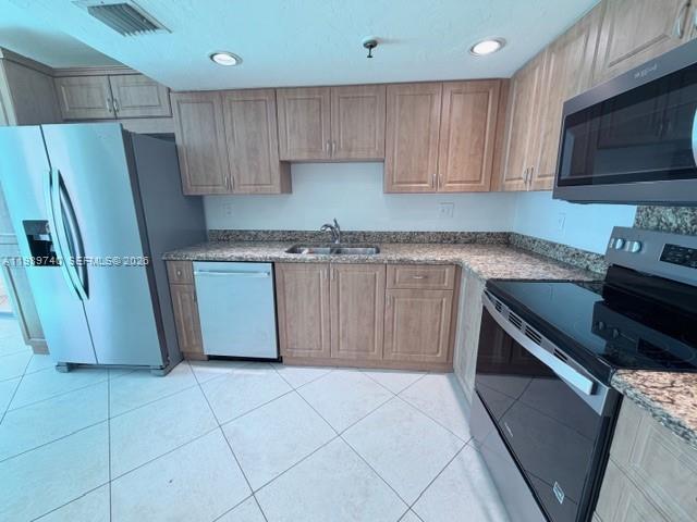 Building Photo - 17890 W Dixie Hwy