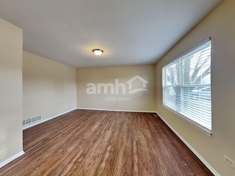 Building Photo - 26316 W Cricket Ct