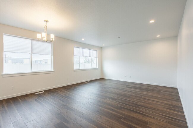 Building Photo - Brand New 3 bed 2.5 bath with flex room North Meridian