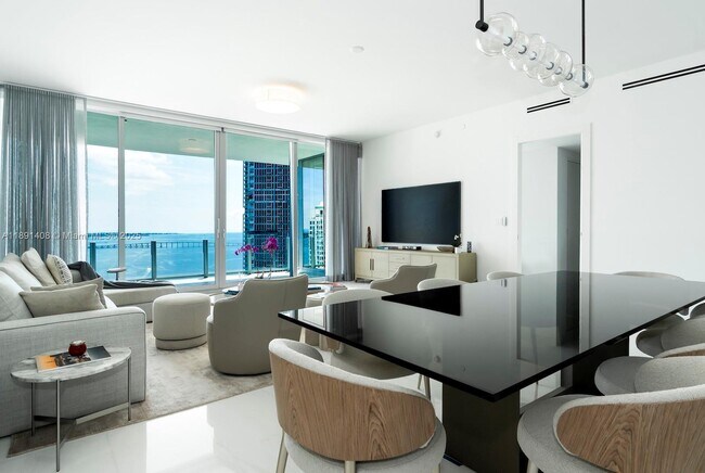 Building Photo - 300 Biscayne Blvd Way