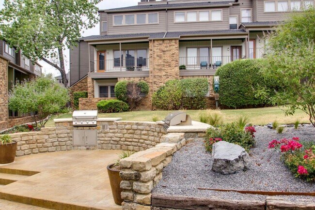 Building Photo - 5201 Thistle Dr