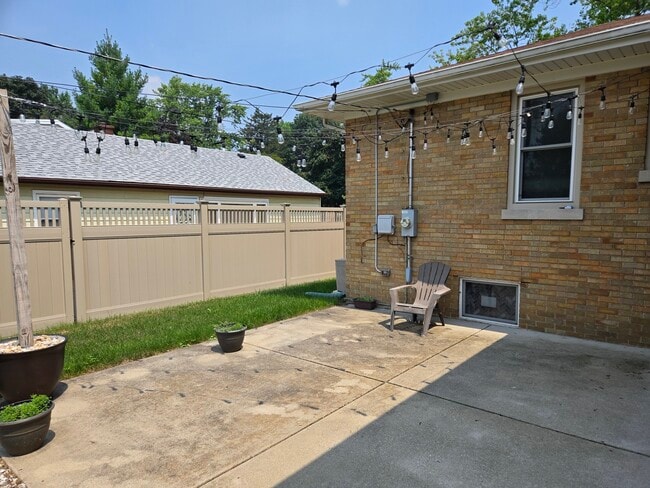 Building Photo - 14558 Turner Ave