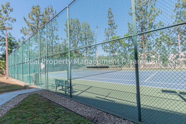 Building Photo - Beautiful One Bedroom Apartment in Los Ang...