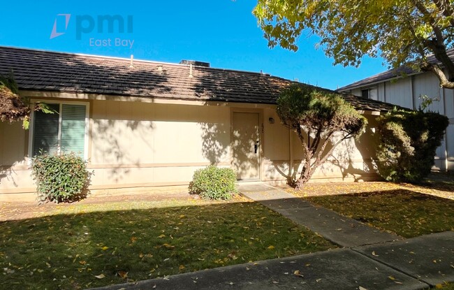 Primary Photo - Brand New Fully Remodeled 3-Bd, 2-Ba Townh...